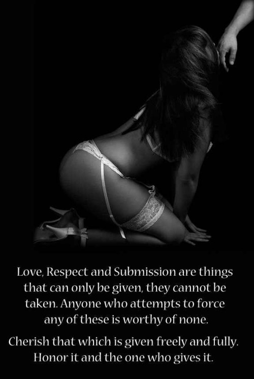 missvivien77:So very true…. The Submissive is so powerful… #redhead #ginger #redhair #greeneyes #daddysgirl #dd #daddy #kitten #princess #gingerhair #submissive #dominant #d/s