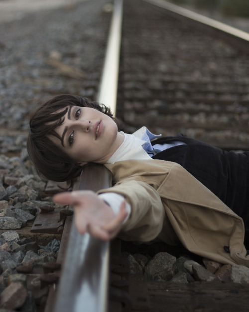 A Bungou Stray Dogs photoset about not dying[Dazai][Kunikida][photo]