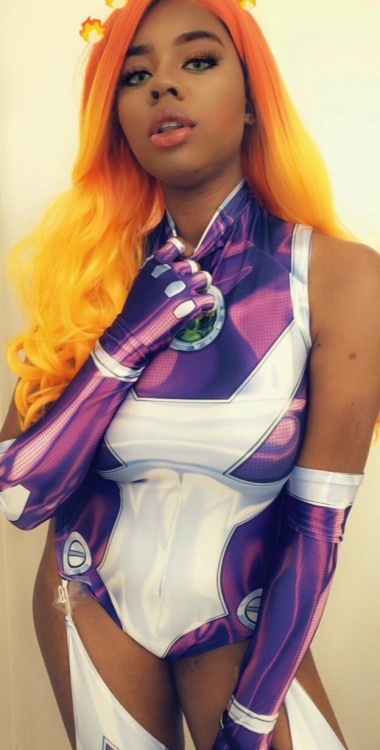 Sex cosplayingwhileblack:  Character: Starfire pictures