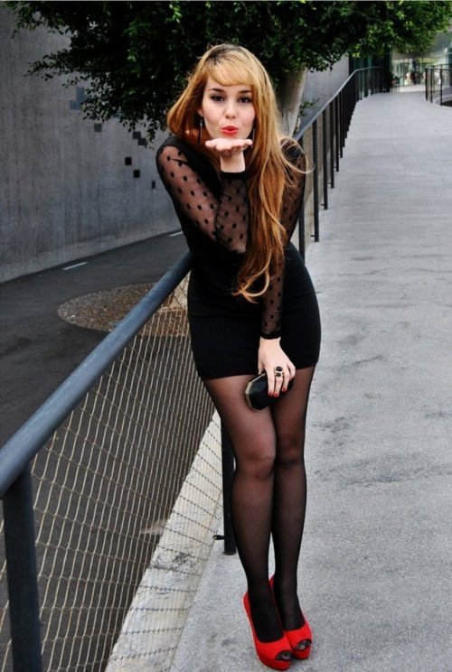 nylonlove: more pantyhose at http://nylonlove.tumblr.com