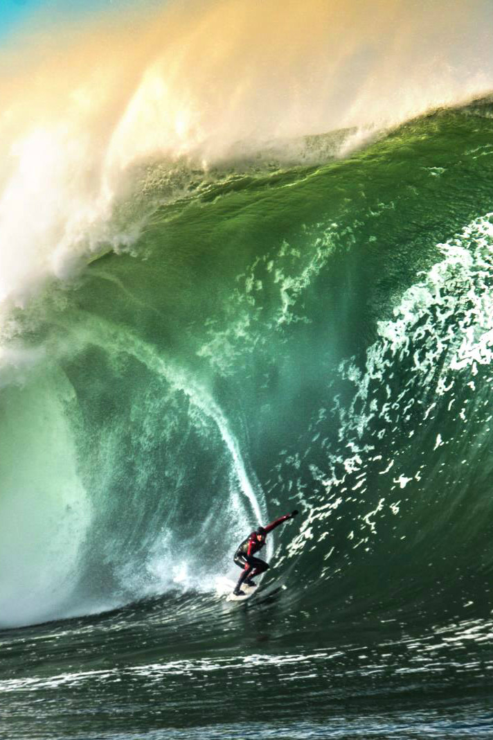 highenoughtoseethesea:  Tom Butler and Mullaghmore in beast modePhoto: Ian Mitchinson