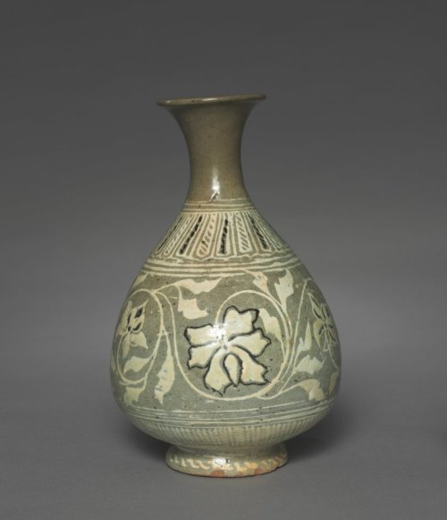 cma-korean-art: Bottle Inlaid with Peony and Scroll Design, 1400s, Cleveland Museum of Art: Korean A