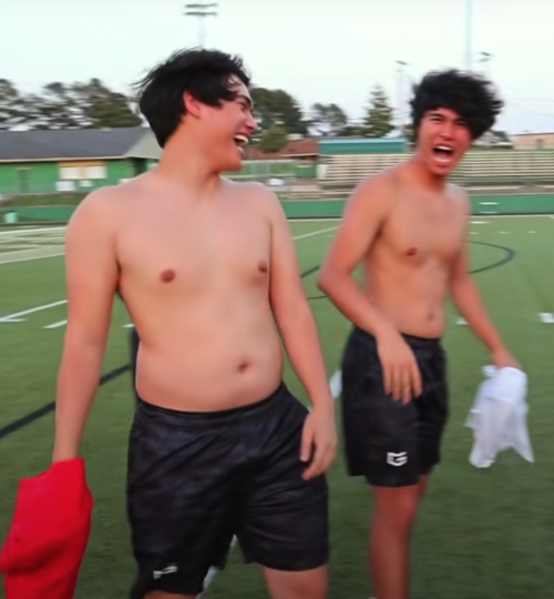 jonahj23:  jake-is-still-drunk:  jake-is-still-drunk:These twins make youtube videos for kids, and only one of them is getting fat. Side by side is insane! bonus fat nipples lol   Hott!🔥