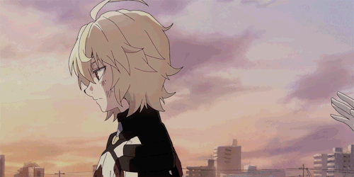 bungaystraydogs:hugging from behind & holding hands™