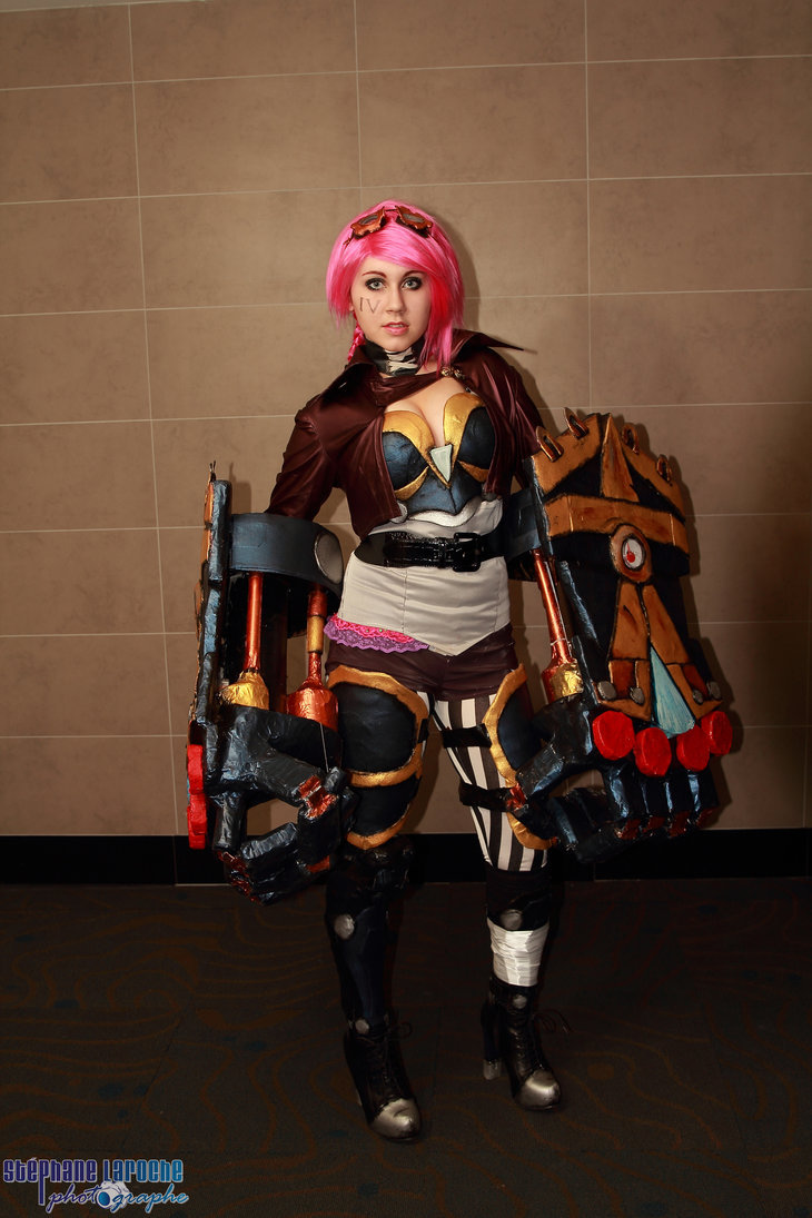 thecosplayinitiative:  Vi cosplay by Dertuli-Audrey C.O.S.P.L.A.Y needs you! Send