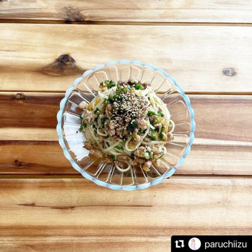 レシピ（細口そうめん） #Repost @paruchiizu・・・ #今日のそうめん 【1035日目】 ニラそぼろ和えそうめん ＊ #ニラ #そぼろ #和え麺 #そうめん #素麺 #手延べそうめ