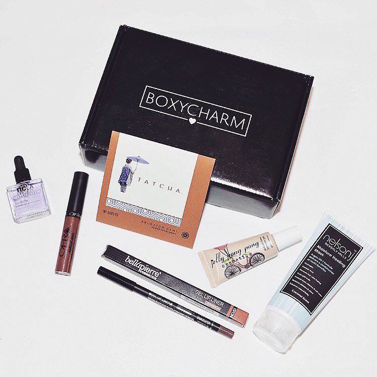 How cute are these monthly boxes by @boxycharm ! Love all the goodies you get each