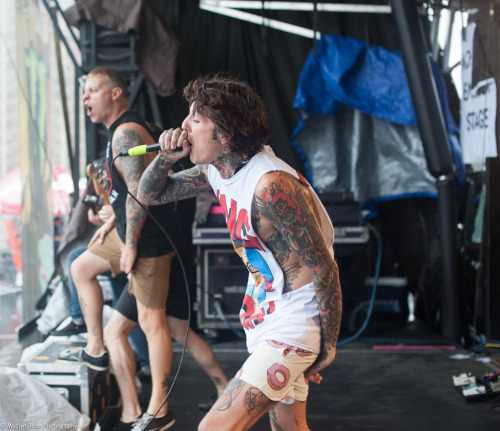 brutalgeneration:  Architects ft. Oli Sykes of Bring Me The Horizon @ Susquehanna Bank Center (by maclynbeanphotography) 