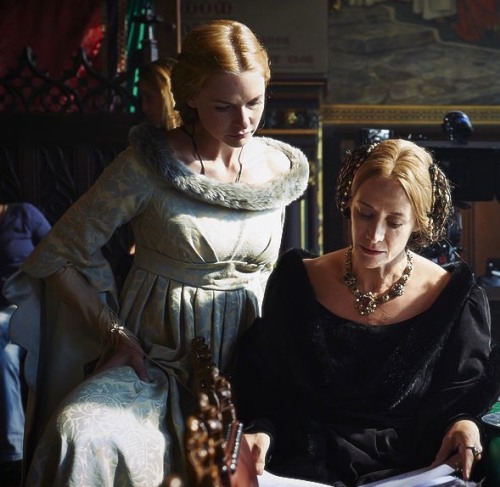mademoisellelapiquante: Rebecca Ferguson and Janet McTeer behind the scenes in The White Queen - 20