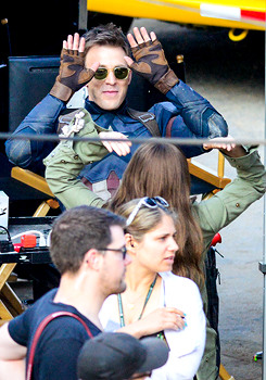 constance-wu:  Chris Evans and Elizabeth Olsen high five on the set of ‘Captain America: Civil War’