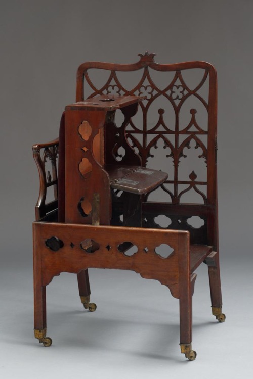 Library chair with steps, in the manner of Thomas Chippendale, 1750. Mahogany, velvet. England. Muse