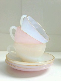 kingpupper:  Pastel Tea Set 