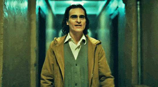 I never cared about Joaquin Phoenix’s looks until this movie came out…