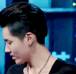 funkytao-deactivated20151014:  speechless &amp; teary eyed yifan after he watched