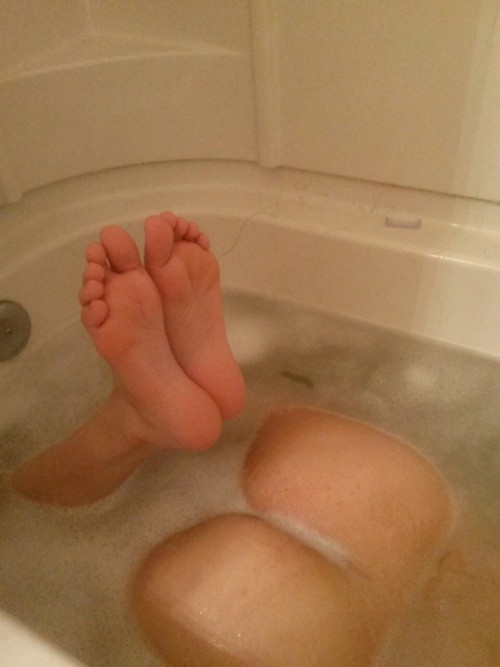 Sex leiasfeet:  Sorry I havent been posting lately. pictures