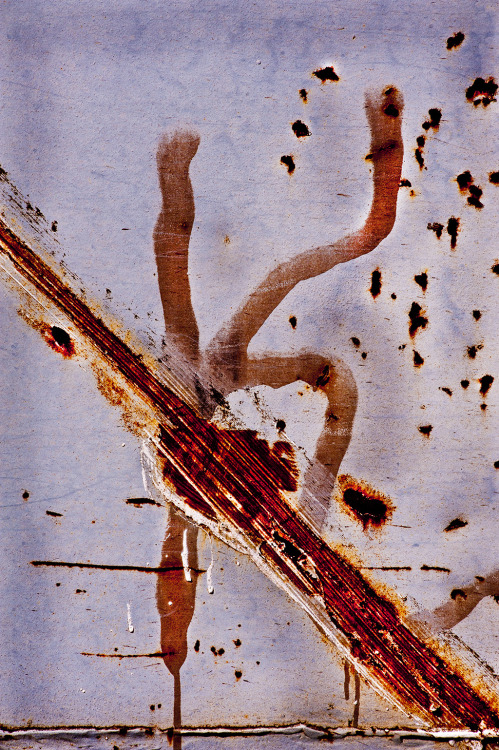 ‘ Special K ‘   Unaltered abstract photograph by Bob Bauerhttp://scarpgodenot.tumblr.com/