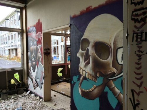 asweetheartbeingnaughty: artmesohard: So these two people in Belgium were going through this abandon