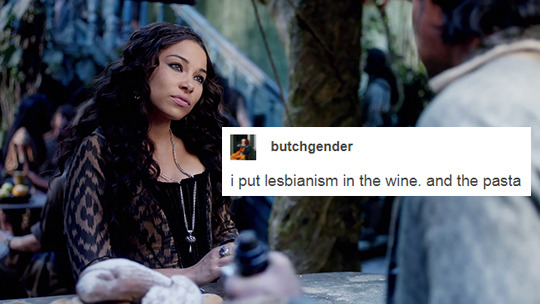 annevbonny:Lesbians + text posts