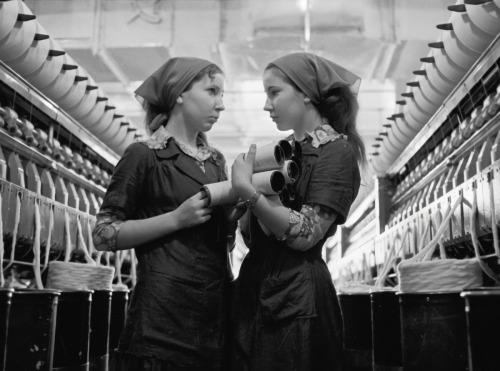 sovietpostcards: Spinners of the Balashov Textile Factory in Ivanovo (Russia, 1978)