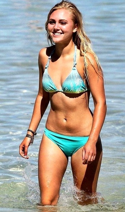 Annasophia Robb Bikini