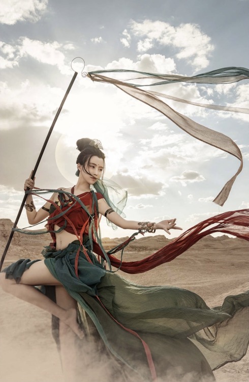 ziseviolet:mushroomtale:真的菜菜 Photoshoot depicting dunhuang-style feitian/飞天 (apsaras).