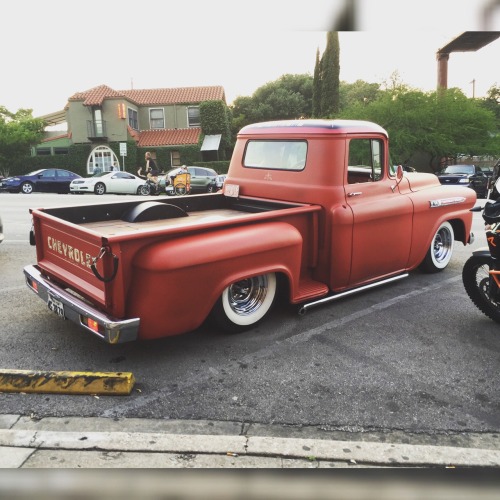 hotrodzandpinups:  sweetlincolnsmullet:  S. Congress-Austin, Texas   HRP