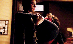 comeonpouty-blog:  damon and elena in 5x19 + parallels 