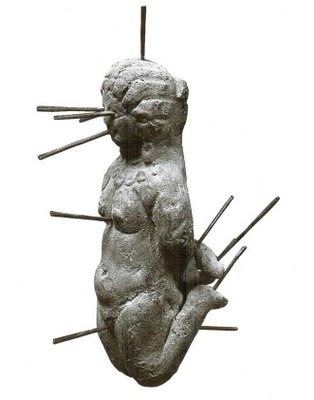 The ‘Louvre Doll’ found in a jar with an inscribed tablet. It depicts a nude woman in a kneeling position pierced by thirteen needles. An experiment of coercion dating back to ancient times. In other words, it was the French who invented &ldqu