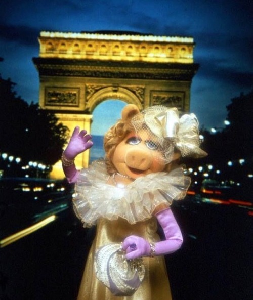 Bonjour Paris! #Paris #France #misspiggy #eurovision #me #travel #travelblogger #mua #french (at Par