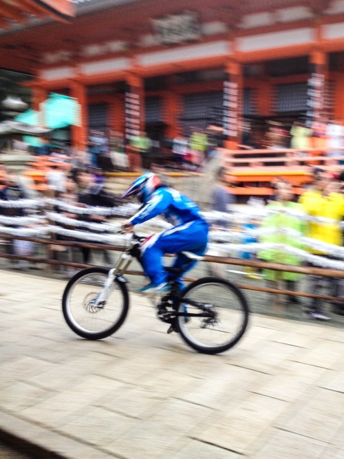 alpine-onji: Redbull Holy Ride 2013 Katsuo-ji Temple, Osaka Japan