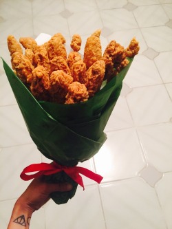 taynichelle:  bunnibabi100:  tashabilities:  emo-g:  yappanese:  Is that Popeyes ?  Honestly yes  This might be what love looks like.    Lawd  This is what I want on Valentine’s Day 