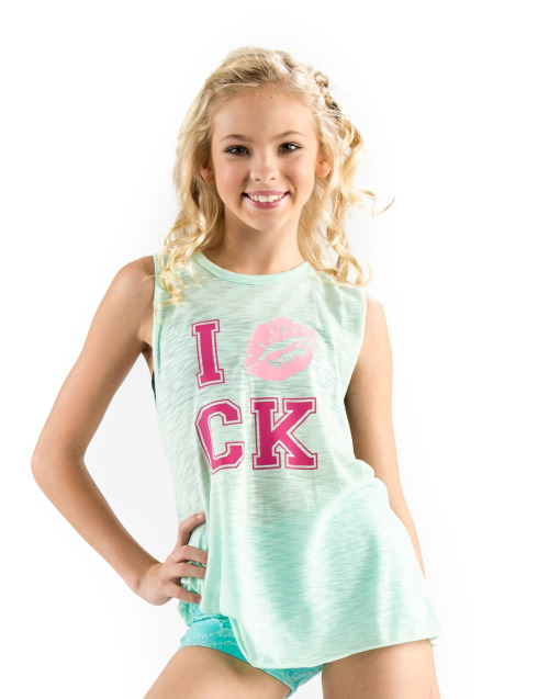 inconspicuoussissyanna: kinatropin:  Thanks for letting me wear this shirt.  At least it’