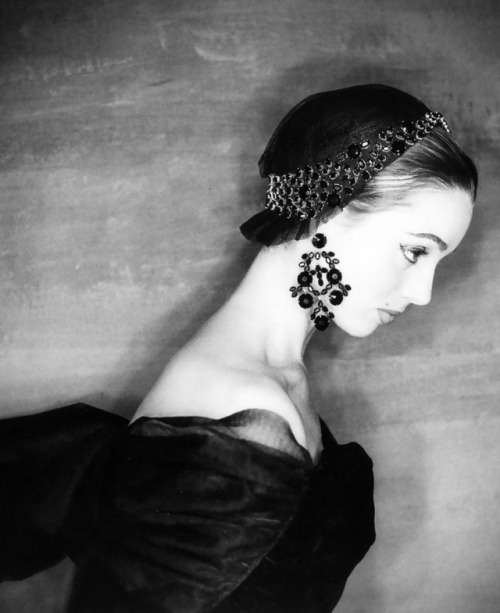 lelaid:Elsa Martinelli by Clifford Coffin for Vogue, September 1954