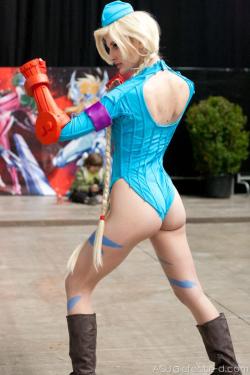 dirty-gamer-girls:  Cammy Fight by ivettepuigCheck out http://dirtygamergirls.com for more awesome cosplay(Source: su-rine.deviantart.com)