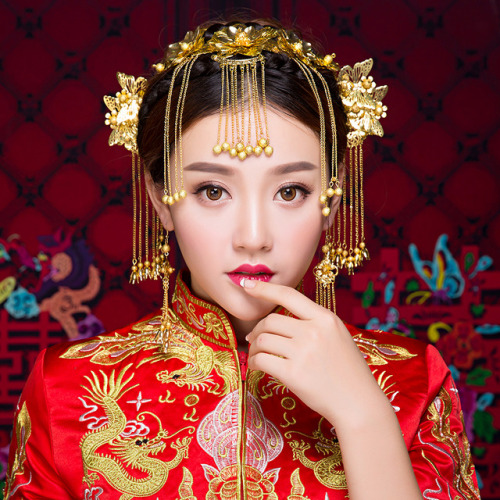chinoiserie-mademoiselle:Traditional Chinese wedding headpieces (Part 2/2)I love these headdresses s