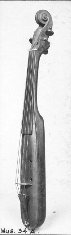 met-musical-instruments: Pochette, Musical InstrumentsThe Crosby Brown Collection of Musical Instrum