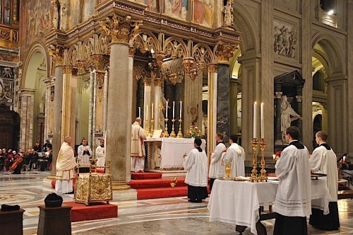 theraccolta:  Solemn Pontifical Mass celebrated in the Archbasilica of St. John Lateran by the Prefe