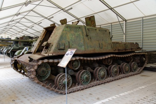 The ISU-152.