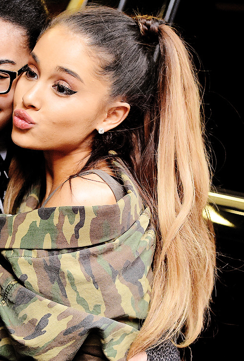 grande yet she so petite