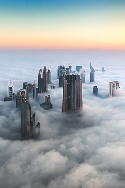 visualechoess - Cloud 12 - Dubai - by - Bjoern Lauen