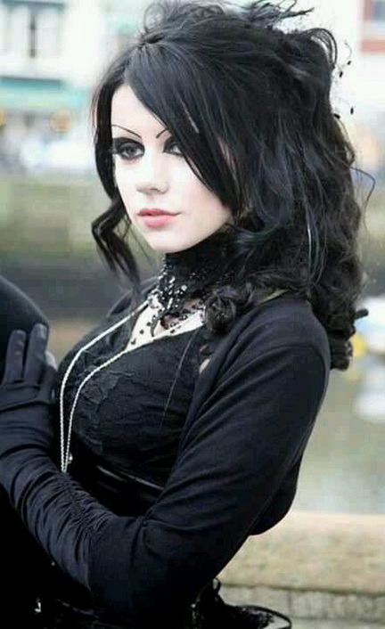 victorian-goth:  Victorian goth