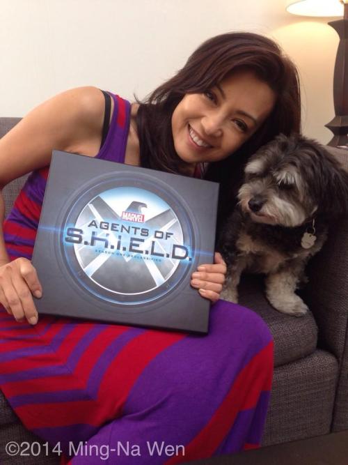 fitzsimmmonsy:klutzygirl:The SHIELD cast + pets(x)