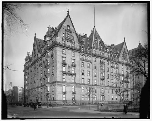 klappersacks:  Dakota Apartment House, New York, N.Y. (via Library of Congress)