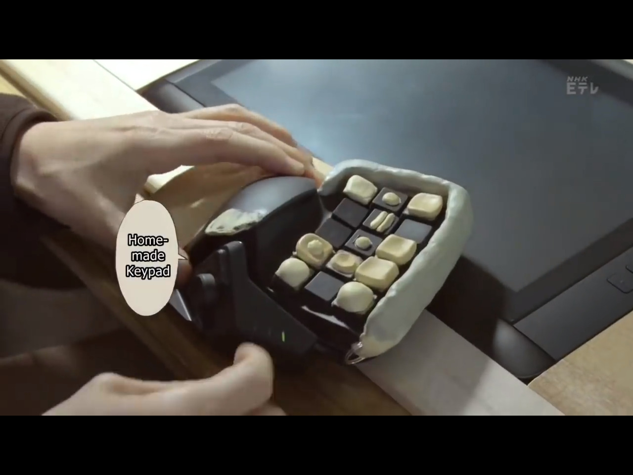 yournewkeyboard: tariqah: Look at Junji Ito’s homemade keypad please This is a
