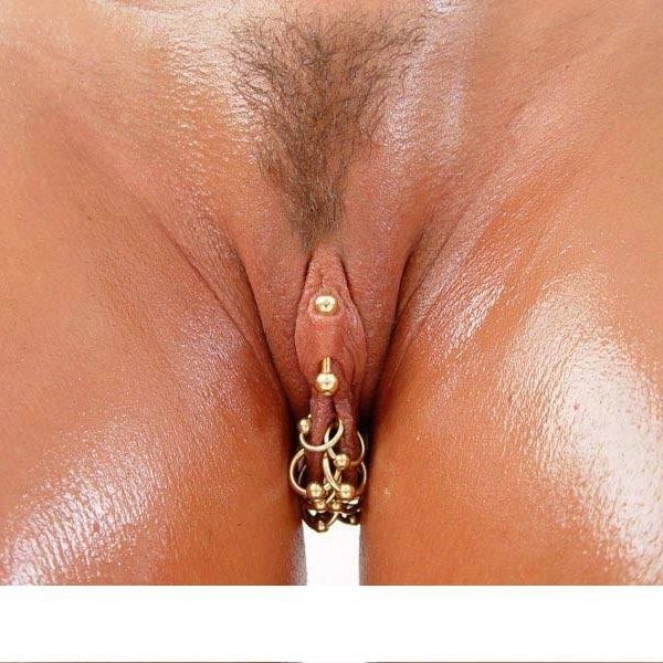 Pussy clit piercing