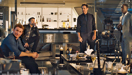 khaleesimiley:  horns-of-mischief:  New photos from Avengers: Age of Ultron (x)  I’ve FALLEN AND I CANNOT GET UP 