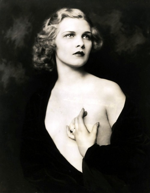 visualobscurity:  Drucilla Strain by Alfred Cheney Johnston.  1929.