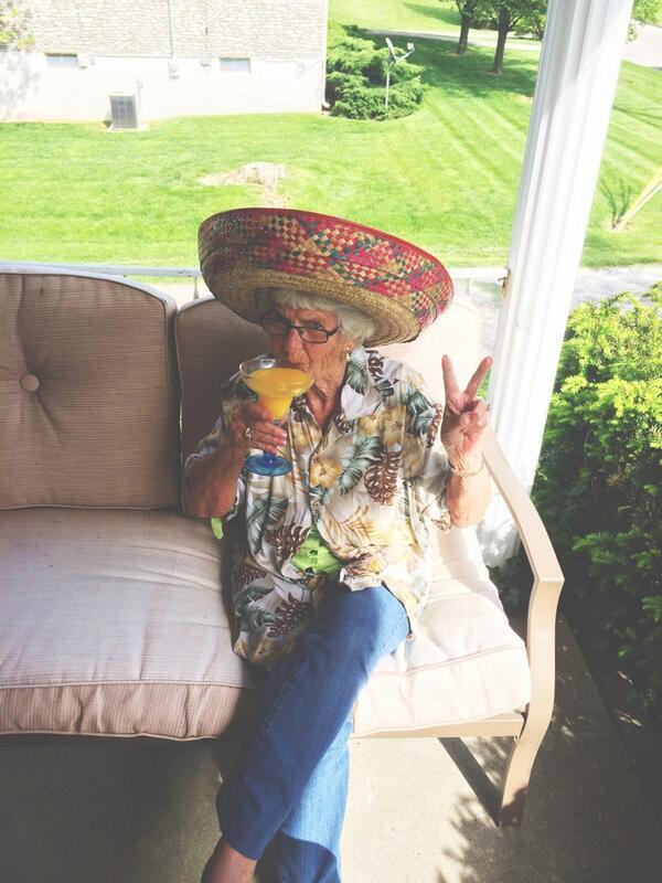 the-personal-quotes:  itsgrannywinkle:  hola to my amigos  hipster granny posts