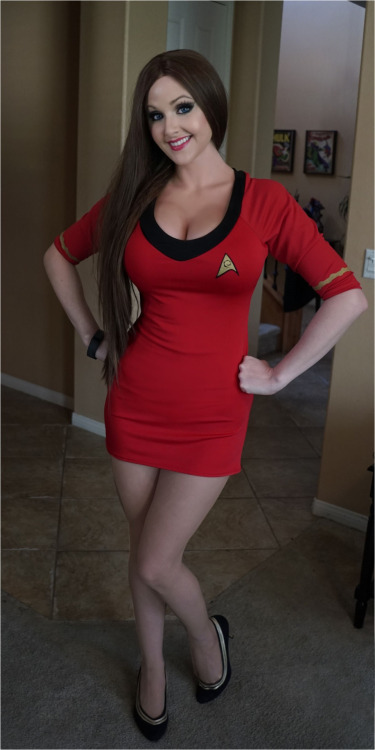 hottestcosplayer:  We feature the hottest cosplayers from around the world! Check us out on or website http://ift.tt/1ZrGMo2 for a full gallery!