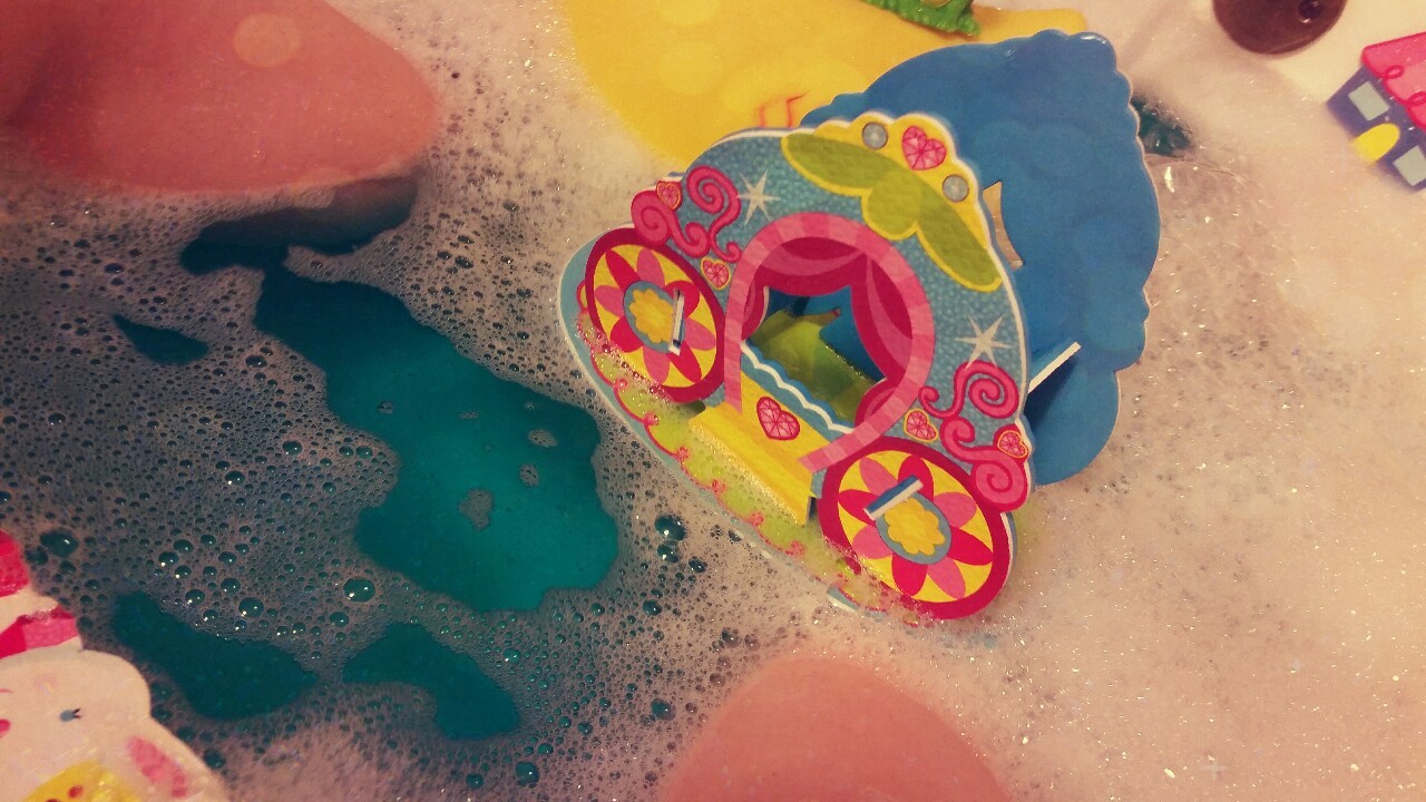 jennibellarella: 🐤🐸👸🌟 Bathtime for a Princess is serious business🌟👸🐸🐤